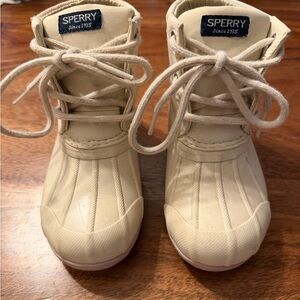 Sperry Port Boot in Light Beige